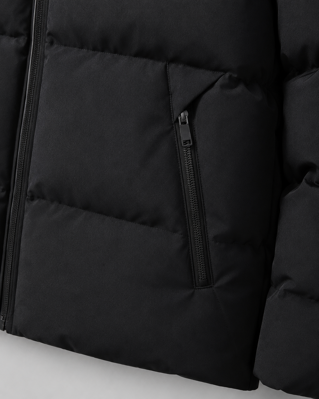 Men's Winter Puffer Jacket with Drawstring Hood and Zip Pockets