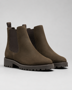 Women's Chelsea Boots - Suede-Look Chunky Lug Sole