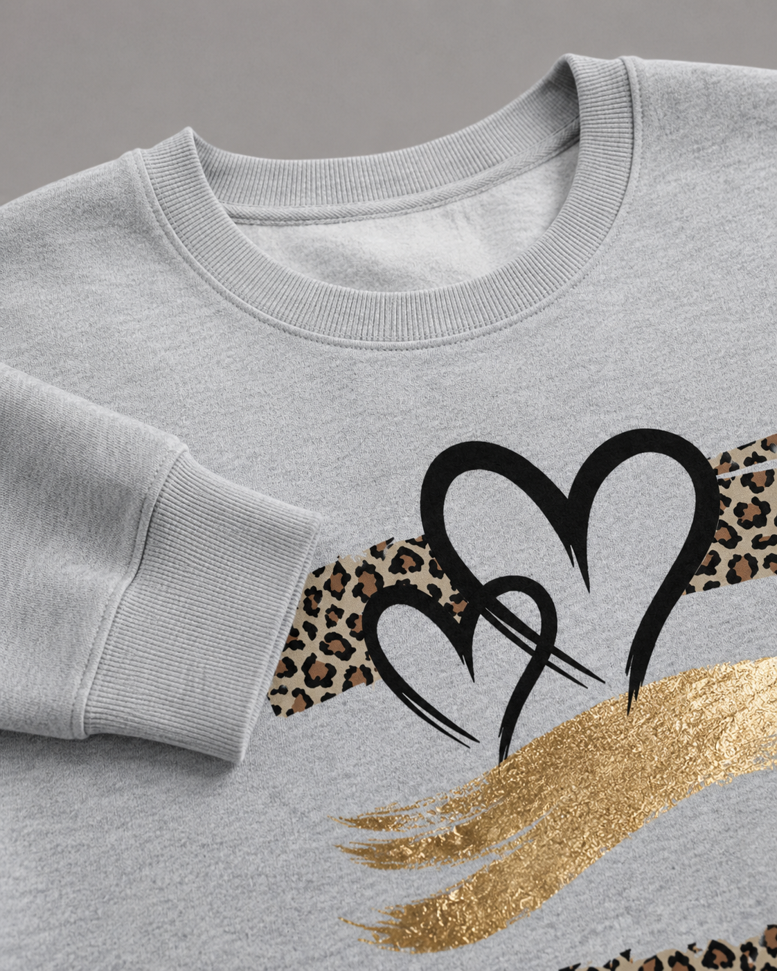 Women's Graphic Sweatshirt - Heart Leopard Print Drop Shoulder