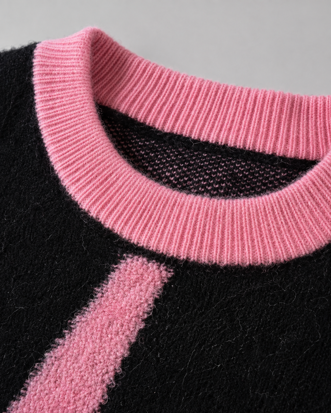 Women's Oversized Graphic Knit Sweater - Black Pink Heart Streetwear