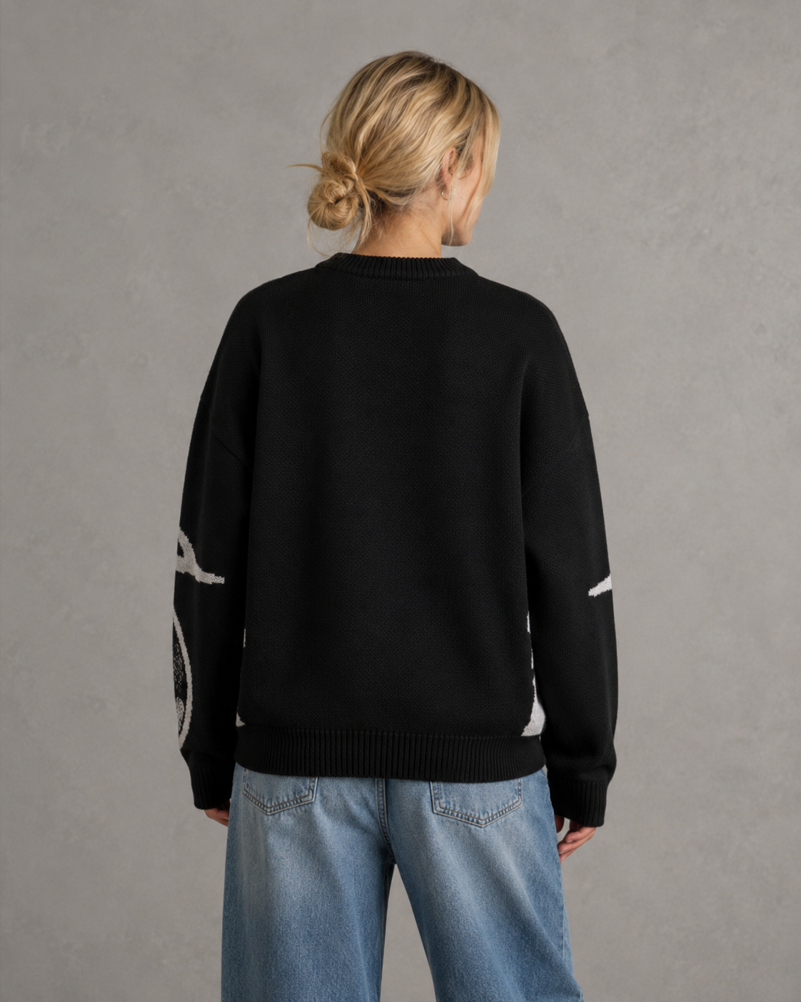 Women's Oversized Graphic Knit Sweater - Relaxed Streetwear Fit